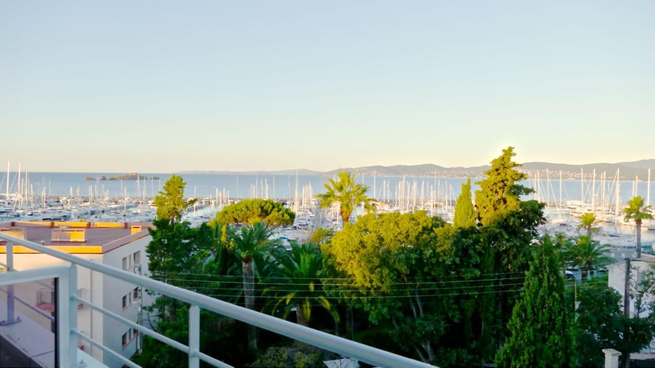 Hotel Brise De Mer - Piscine Interieure & Exterieure Saint-Raphaël エクステリア 写真