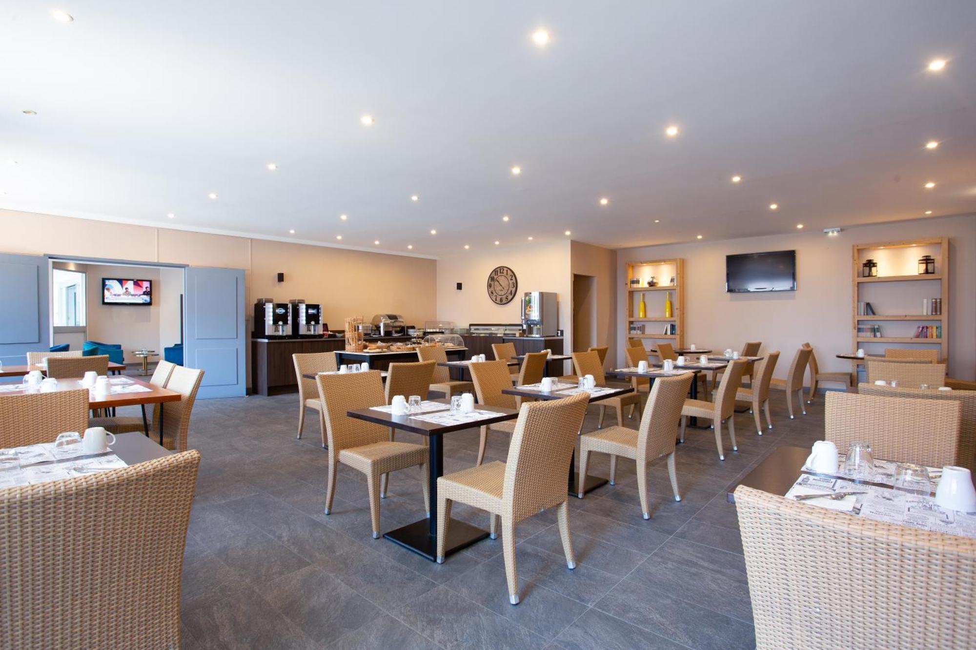 Hotel Brise De Mer - Piscine Interieure & Exterieure Saint-Raphaël エクステリア 写真